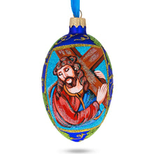 Load image into Gallery viewer, Jesus Carrying The Cross Glass Egg Ornament 4 Inches