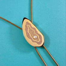 Load image into Gallery viewer, Oyster Bolo