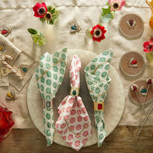 Load image into Gallery viewer, Sparkle bee cocktail napkins