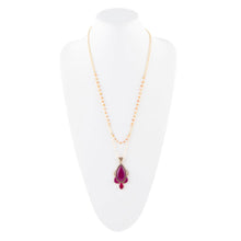 Load image into Gallery viewer, Neims Pink Carnelian Golden Pendant Necklace