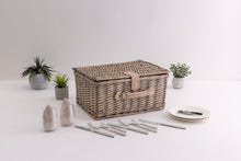 Load image into Gallery viewer, Classic Picnic Basket for 2