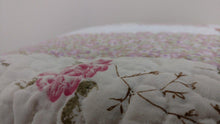 Load image into Gallery viewer, DaDa Bedding Cottage Floral Blossoming Patchwork Quilted Coverlet Bedspread Set (DXJ103112)