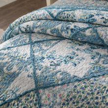 Load image into Gallery viewer, Tache Petal Dance White Blue Floral Paisley Vintage Garden Scalloped Cotton Patchwork Quilt Set (JHW-646)