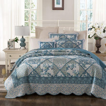 Load image into Gallery viewer, Tache Petal Dance White Blue Floral Paisley Vintage Garden Scalloped Cotton Patchwork Quilt Set (JHW-646)