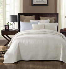 Load image into Gallery viewer, Tache Vanilla Cream Ivory Paisley Damask Stitch Matelassé Cotton Quilt Set (JHW-643)