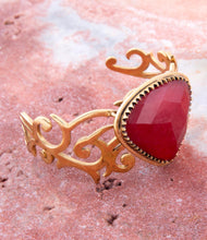 Load image into Gallery viewer, Red Bordeaux Quartz Golden Statement Cuff Bracelet