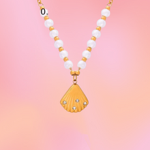 Load image into Gallery viewer, Pearl Sparkly Shell Titanium Necklace