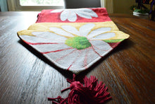 Load image into Gallery viewer, Tache Loves Me Not Daisy Tapestry Table Runner (9046)
