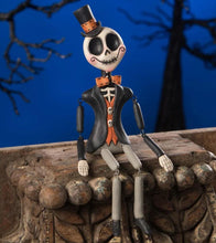 Load image into Gallery viewer, Vincent Skullgrave by Bethany Lowe Designs